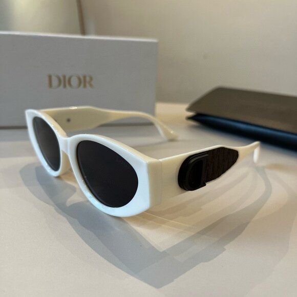 Christian Dior Sunglasses - Picture 5 of 7